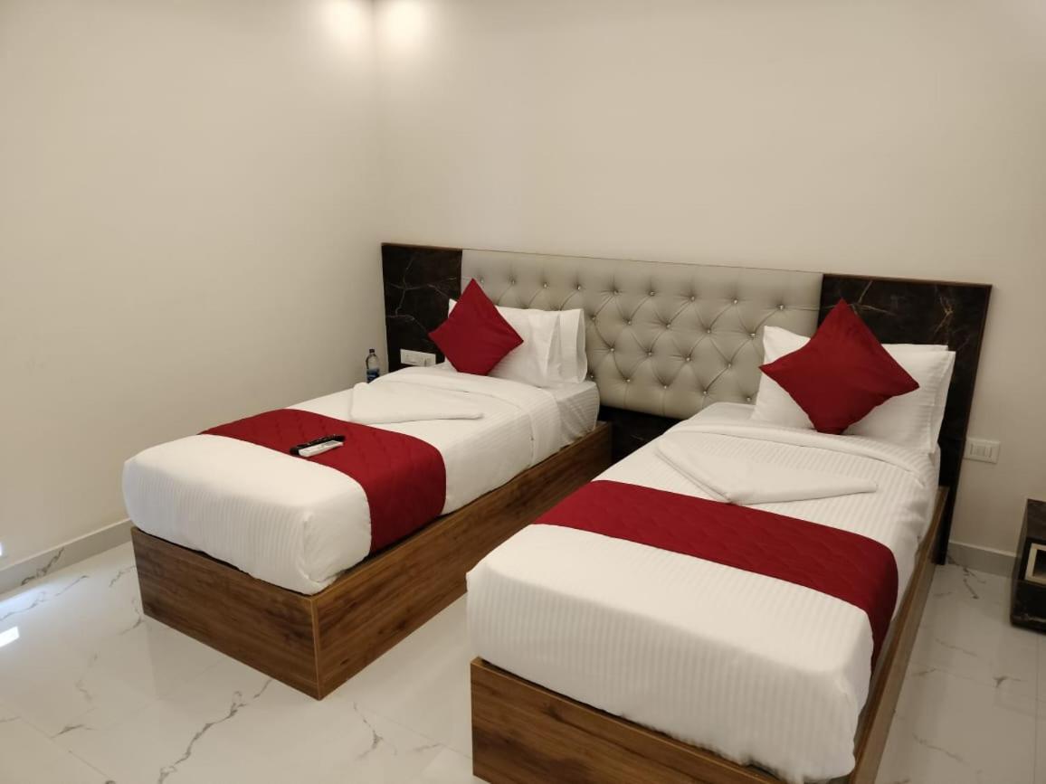 Mayuri Residency Hotel Attibele Ngoại thất bức ảnh