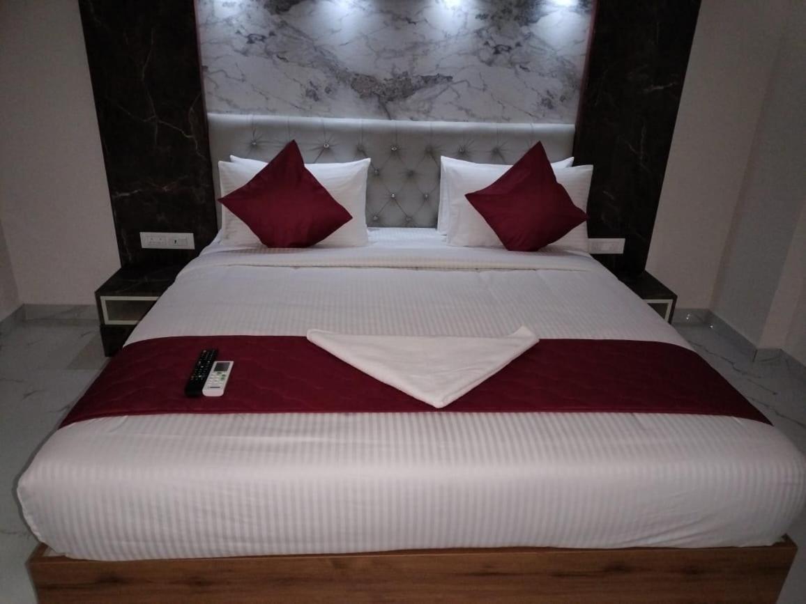 Mayuri Residency Hotel Attibele Ngoại thất bức ảnh
