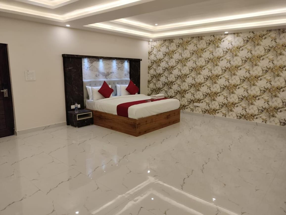 Mayuri Residency Hotel Attibele Ngoại thất bức ảnh