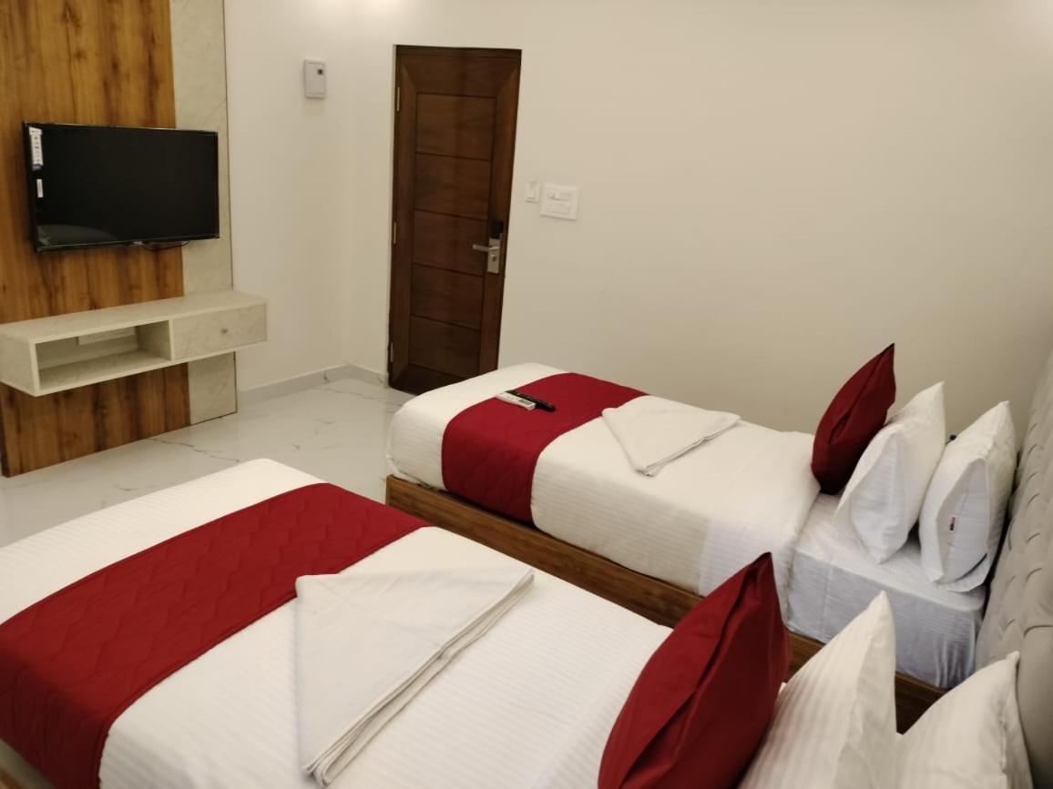 Mayuri Residency Hotel Attibele Ngoại thất bức ảnh